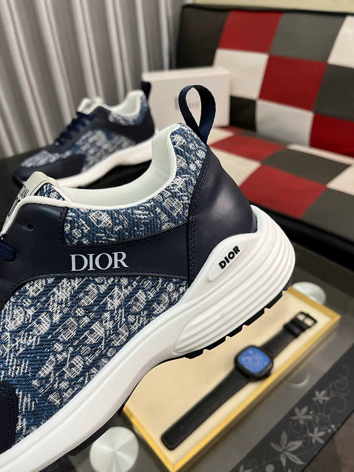 Men's shoes 💰440⌚️⌚️[Dior] The toe box is designed to be a bit wider. The upper foot comfort is perfect. The thread is beautiful. It fits the pants perfectly and is versatile. Decorated with various classic details. It is an ideal choice for daily styling. It can be matched with various casual items to create exquisite looks. Fabric: First-layer cowhide/lining sheepskin TPU original outsole Size: 38-443️⃣Colors available
